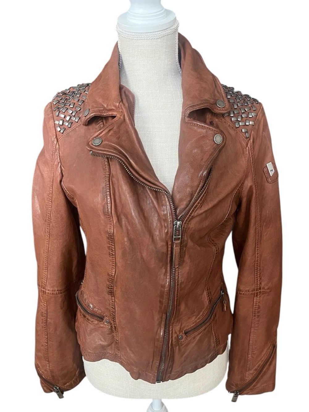MAURITIUS STUDDED SHOULDER LEATHER LAMBSKIN MOTO JACKET SIZE 10